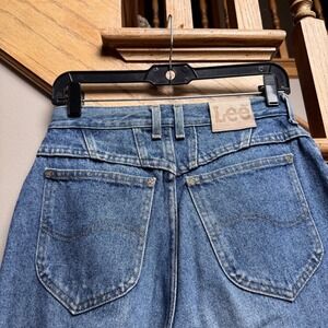 Vintage Lee 90s High Waisted Mom Blue Jeans Denim Straight Leg 26x30 Medium Wash